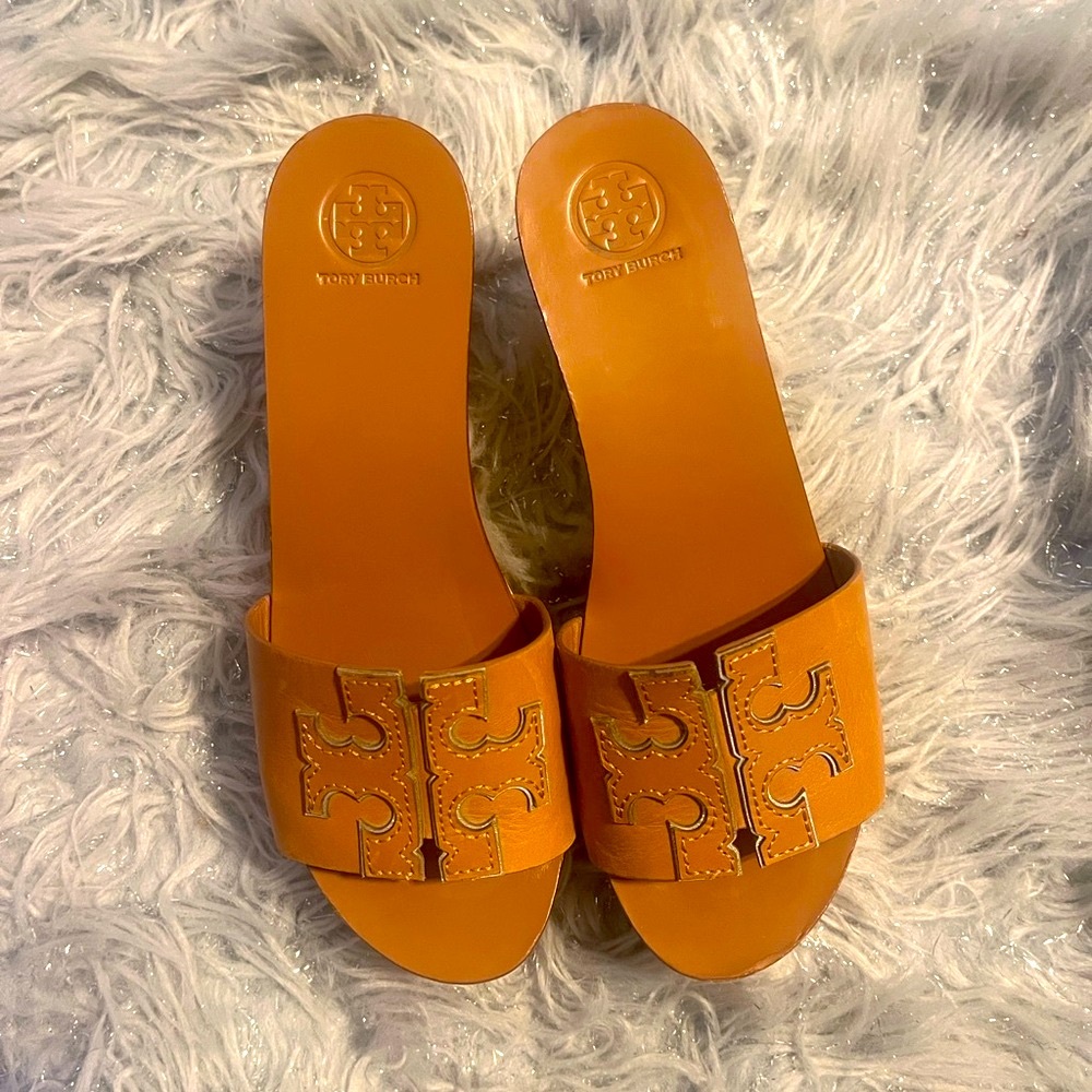 Tory Burch Ines Brown Leather and Wood Logo Wedge Platform Sandal 7
